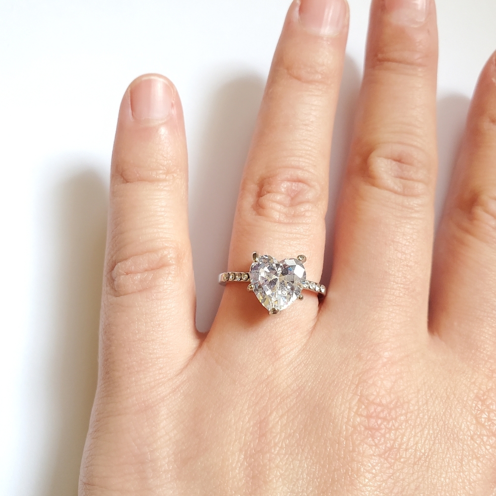 NWOT White Sapphire Heart Ring - Picture 6 of 16